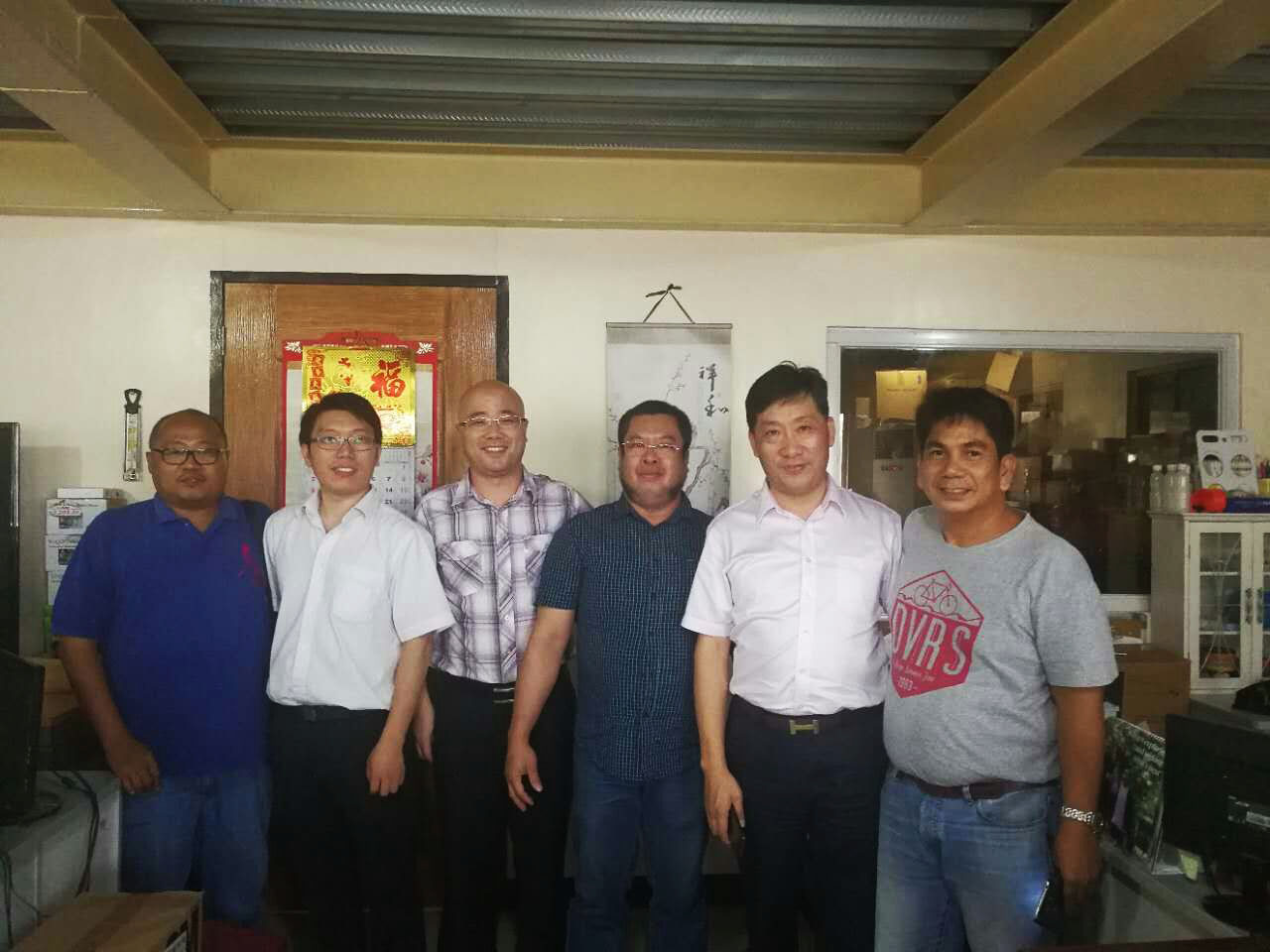 Sr. Zhang Rutang, director general de Zhejiang Putian integró la cubierta Co., Ltd., Manila visitado